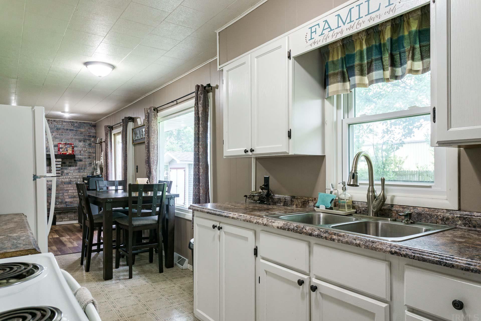 949 West Perry Road Ligonier, IN 46767 - Photo 7 of 16