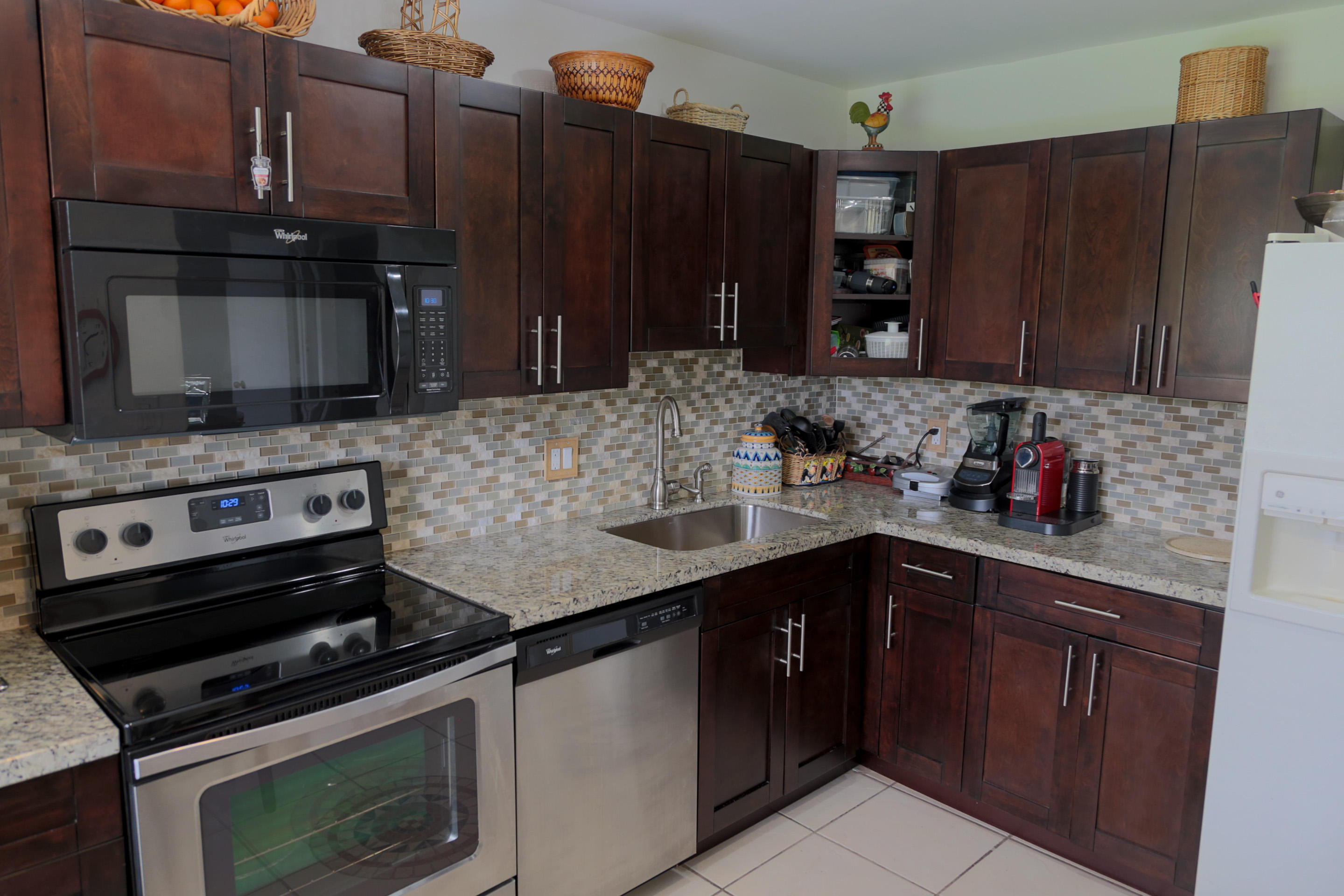 21726 Arriba Real, Unit 35B Boca Raton, FL 33433 - Photo 3 of 11 Kitchen