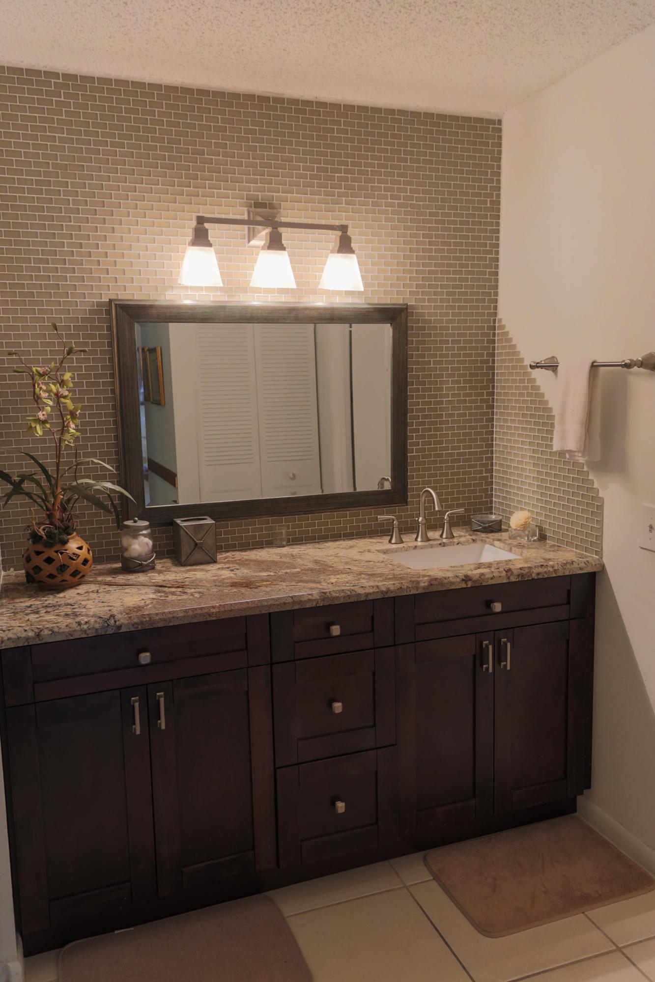 21726 Arriba Real, Unit 35B Boca Raton, FL 33433 - Photo 7 of 11 Master Bath