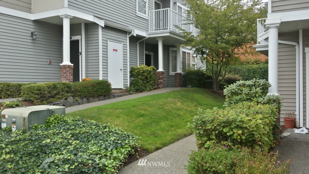 5020 Talbot Place South, Unit F Renton, WA 98055 - Photo 2 of 22