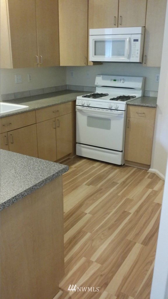 5020 Talbot Place South, Unit F Renton, WA 98055 - Photo 11 of 22