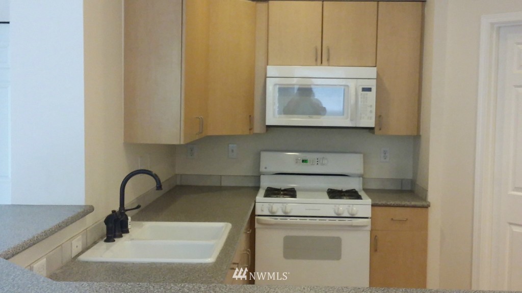 5020 Talbot Place South, Unit F Renton, WA 98055 - Photo 12 of 22