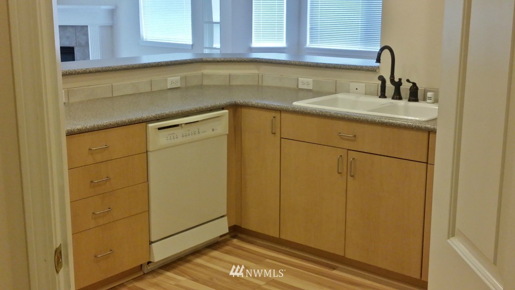 5020 Talbot Place South, Unit F Renton, WA 98055 - Photo 13 of 22