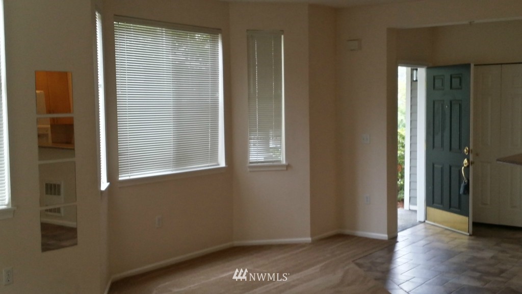 5020 Talbot Place South, Unit F Renton, WA 98055 - Photo 6 of 22