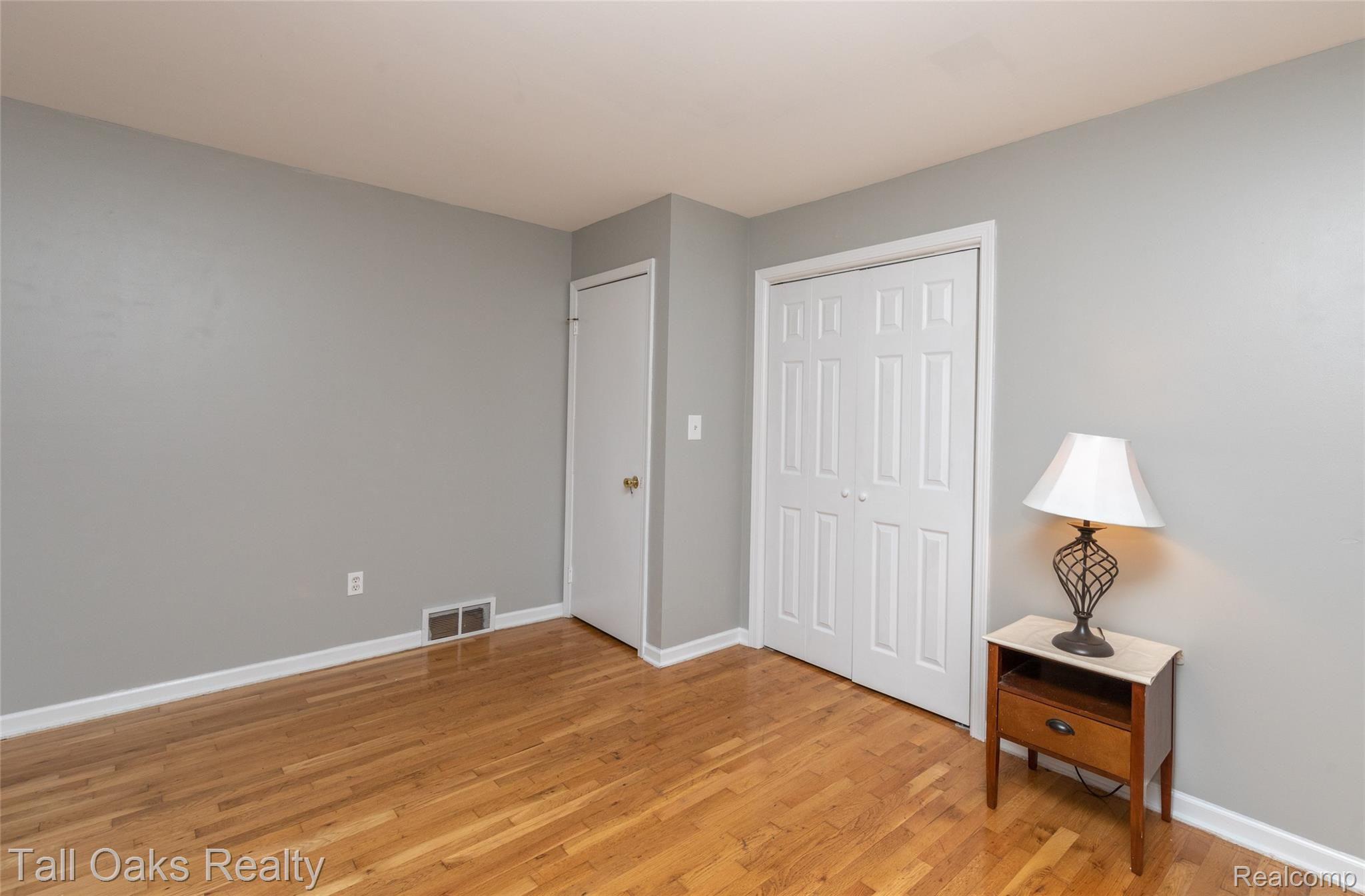 11023 Horton Road Goodrich, MI 48438 - Photo 30 of 44 Bedroom 2 780A5522.JPG