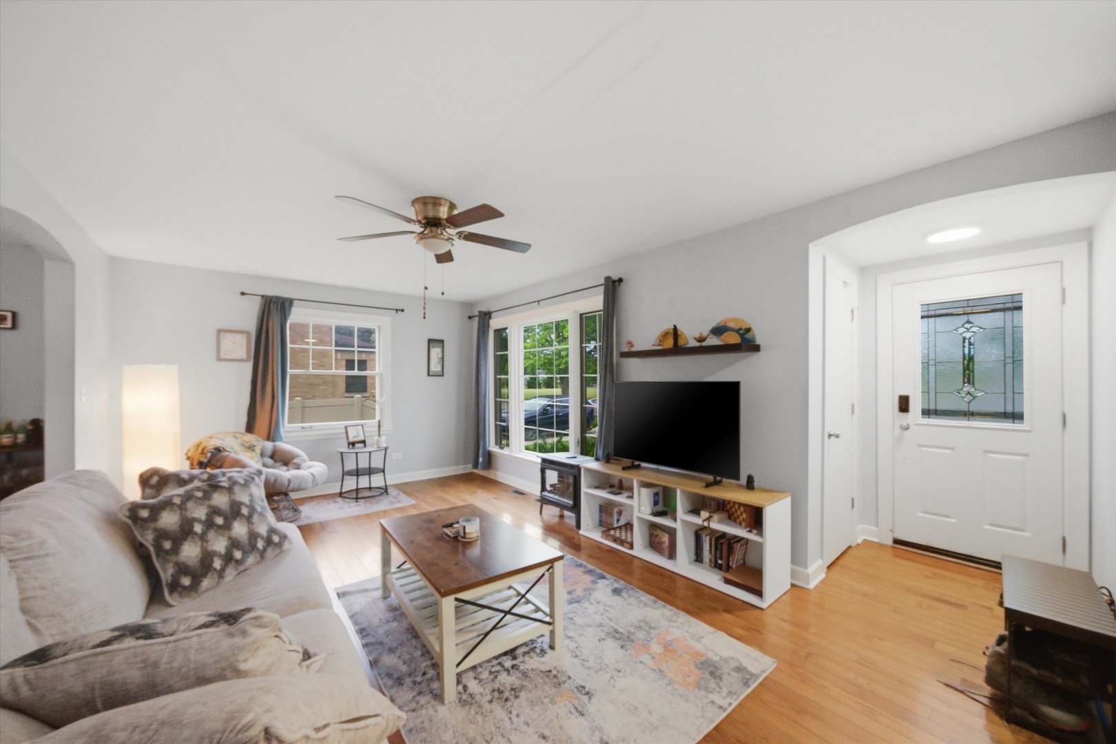 389 South Westgate Road Des Plaines, IL 60016 - Photo 6 of 44