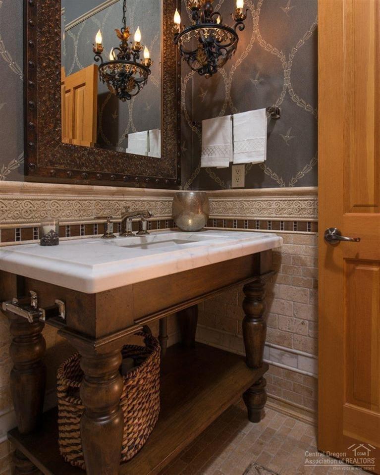 3 River Road Sunriver, OR 97707 - Photo 14 of 25 Beautiful fixtures and large-scale Europ