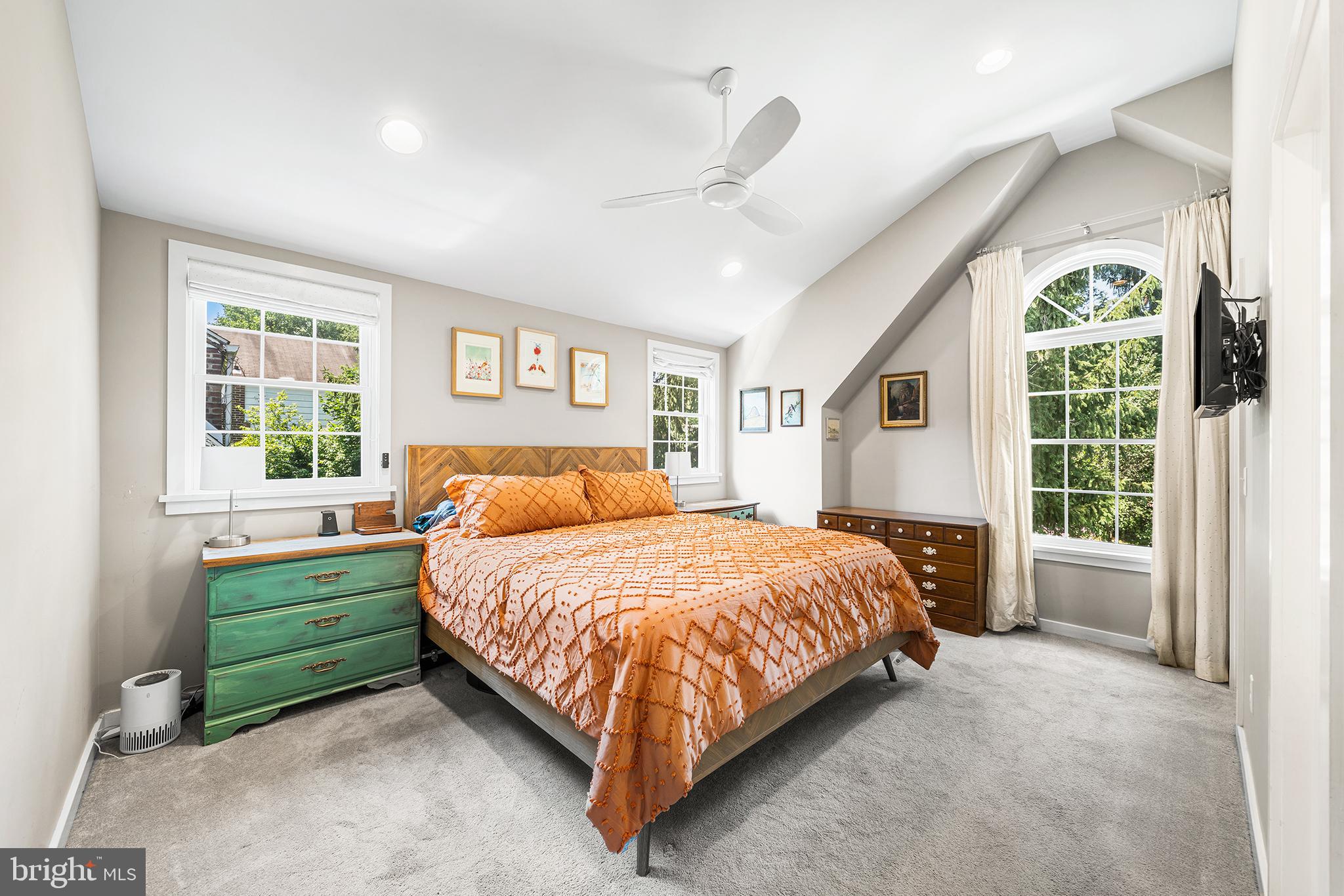 408 Valley View Road Media, PA 19063 - Photo 21 of 33 Primary Bedroom