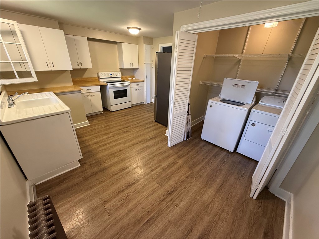 468 Salt Road Webster, NY 14580 - Photo 9 of 27 Apt 3 kitchen & laundry