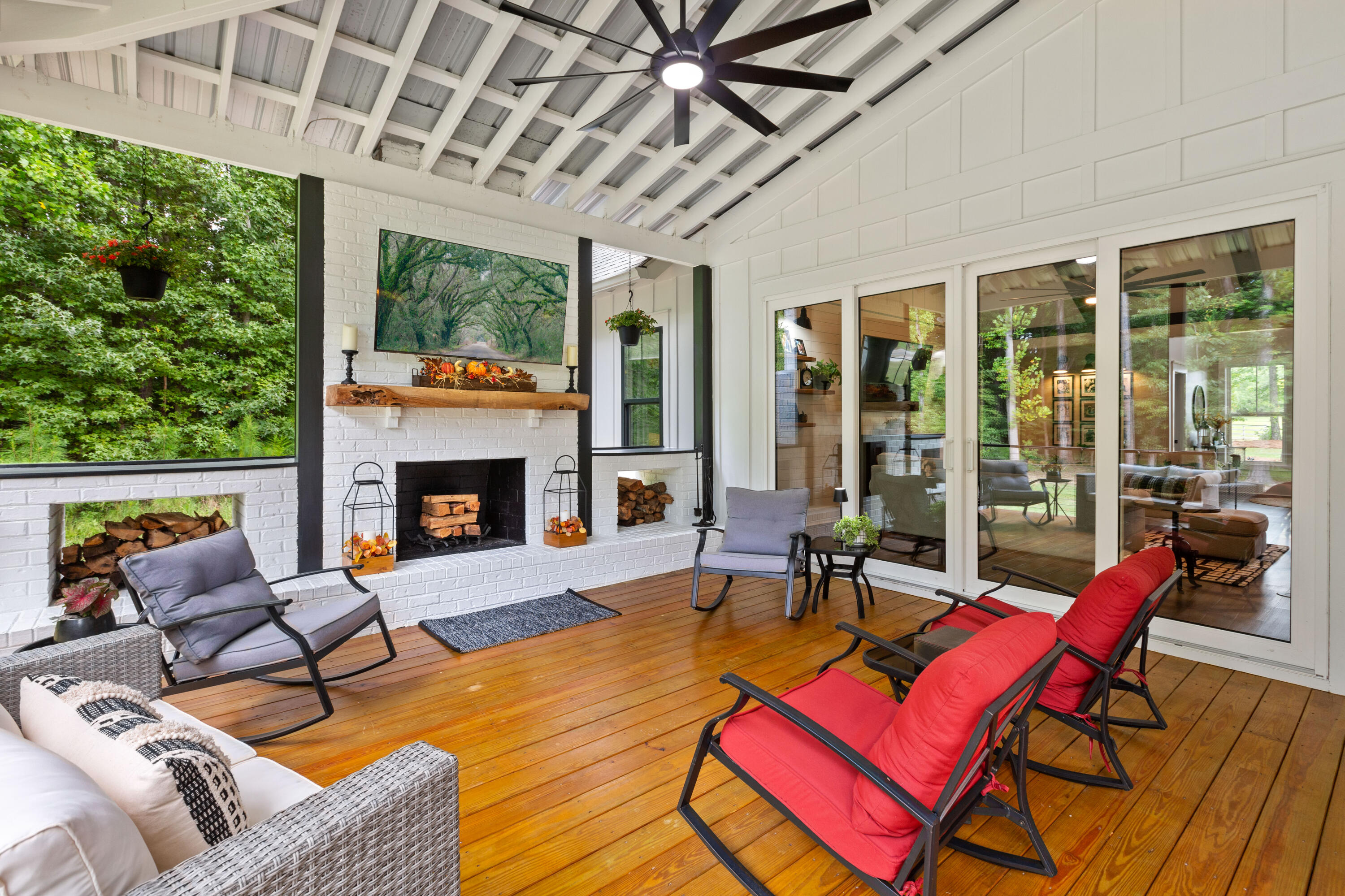 556 West Butternut Road Summerville, SC 29483 - Photo 13 of 59 556 W Butternut Rd_Brett Martin Photogra