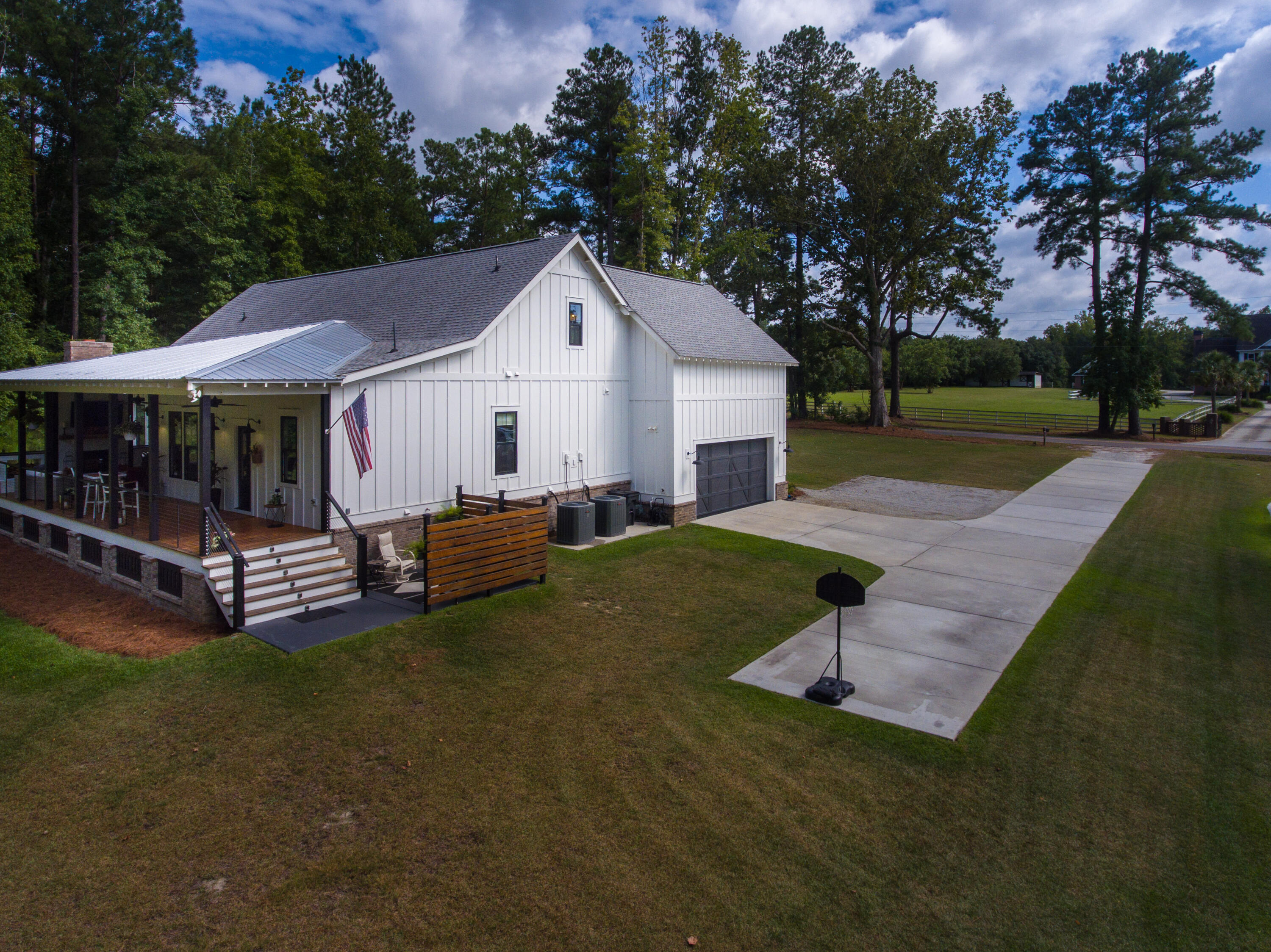 556 West Butternut Road Summerville, SC 29483 - Photo 8 of 59 556 W Butternut Rd_Brett Martin Photogra