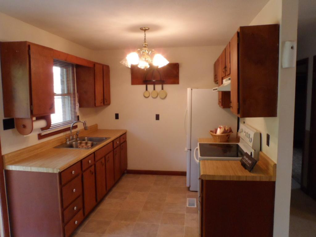 122 Ellison Road Hampton, TN 37658 - Photo 3 of 24 Photo 3