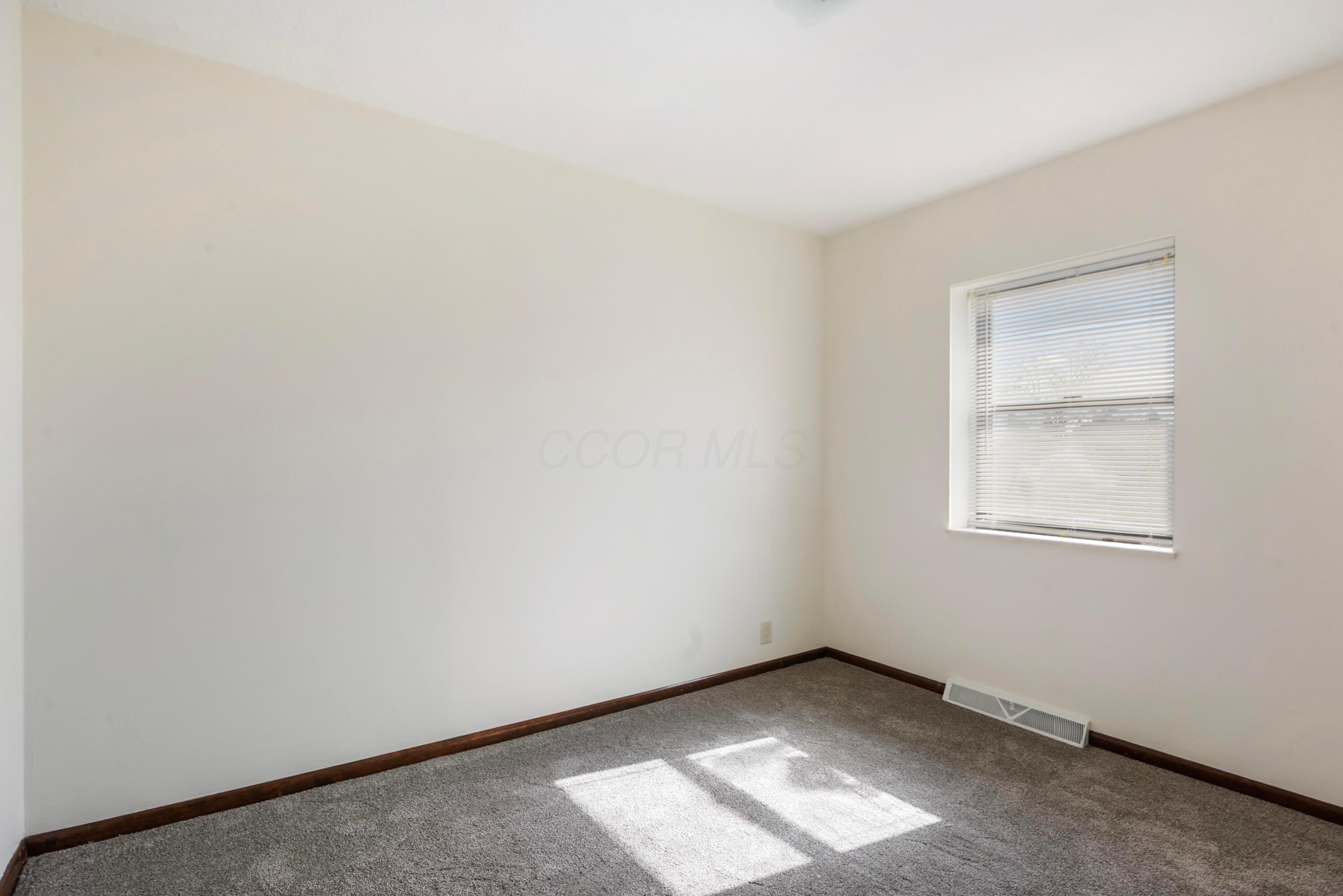 2291 East Howard Road Obetz, OH 43207 - Photo 16 of 43 Bedroom #3
