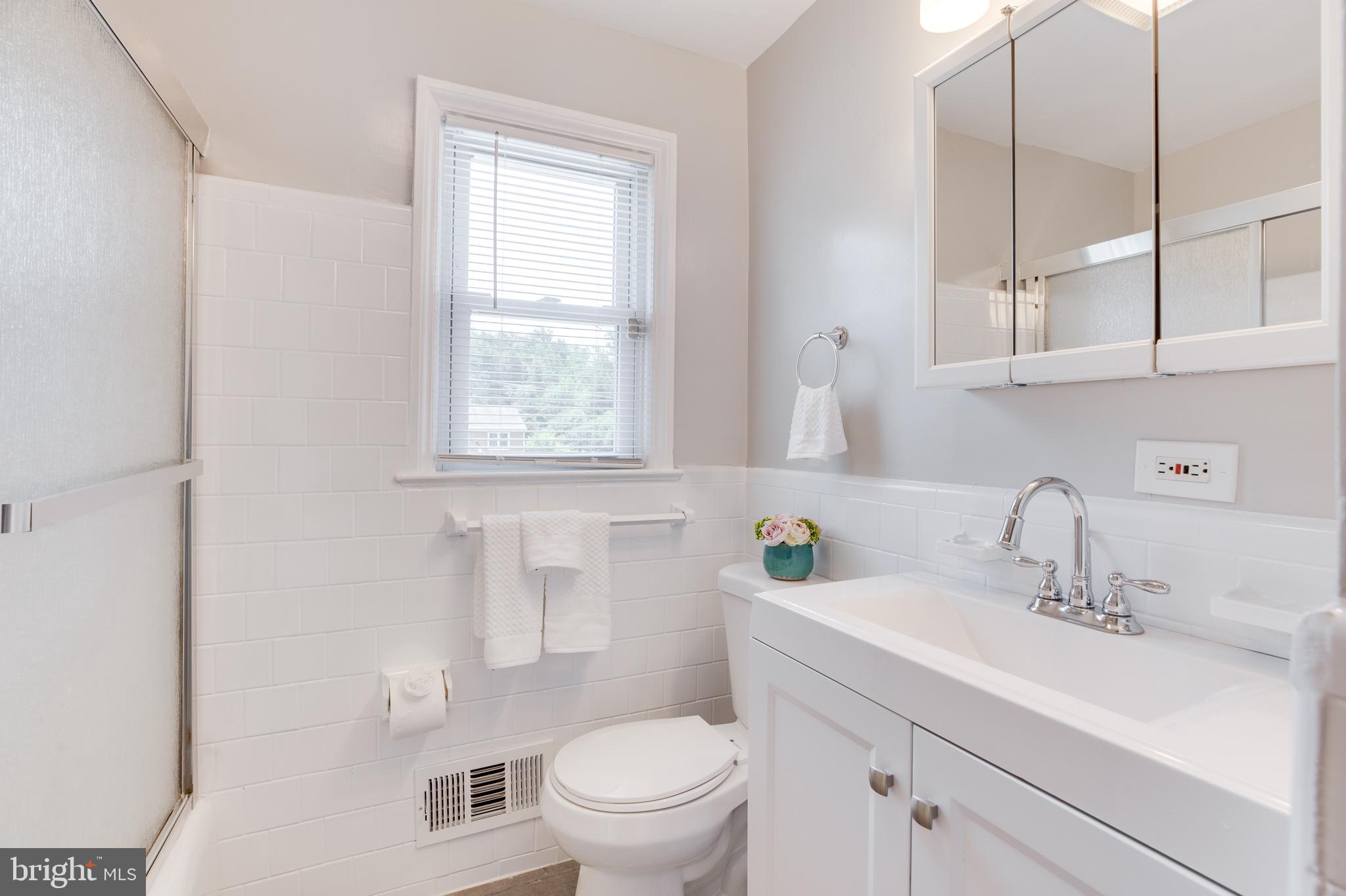 5202 Cedar Road Alexandria, VA 22309 - Photo 20 of 65 Bathroom #1