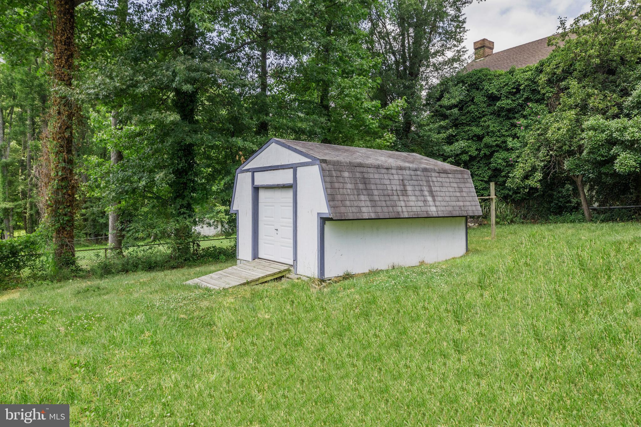 5202 Cedar Road Alexandria, VA 22309 - Photo 57 of 65 Storage shed