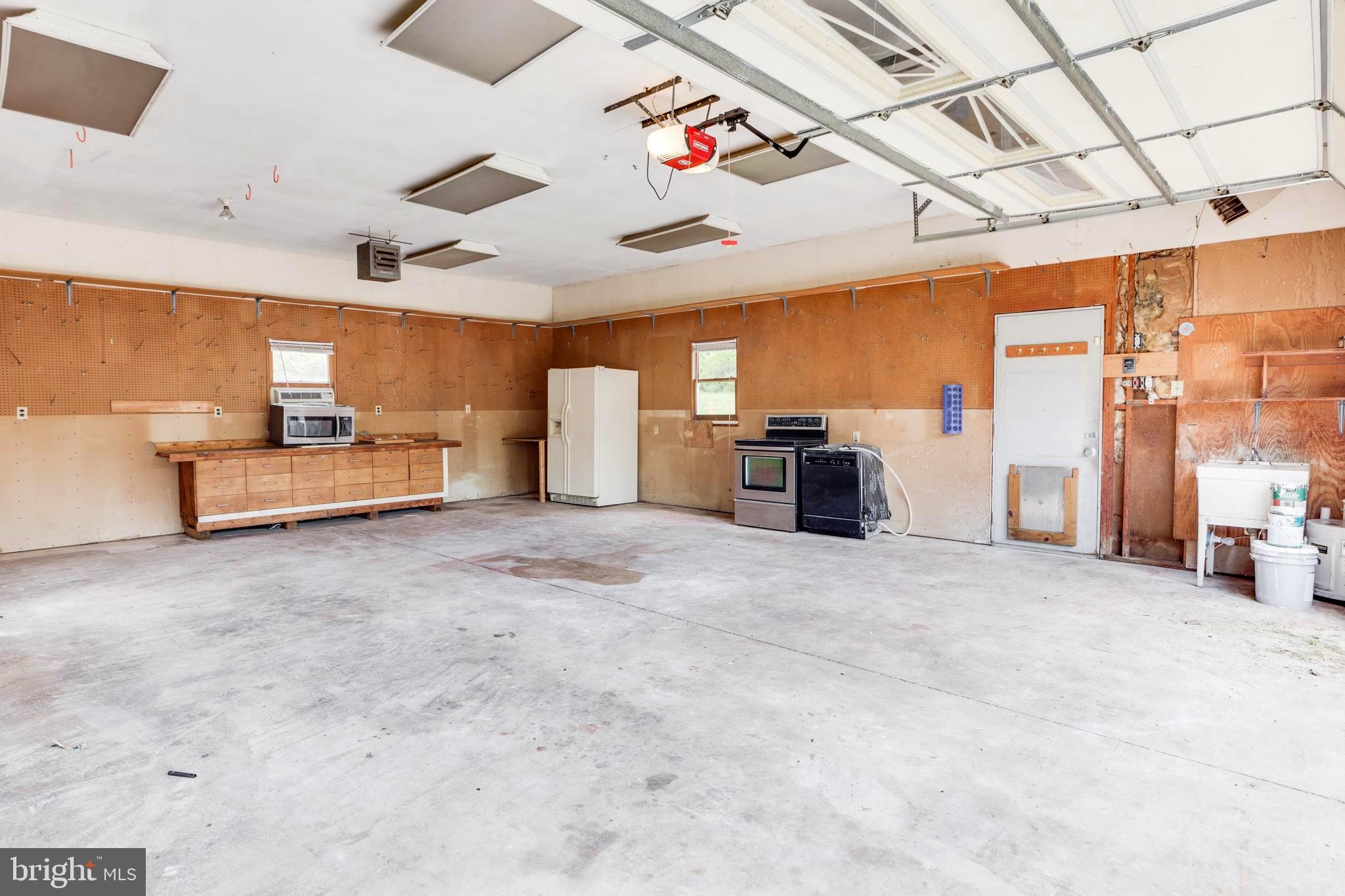 5202 Cedar Road Alexandria, VA 22309 - Photo 59 of 65 Plenty off space in the garage for projects