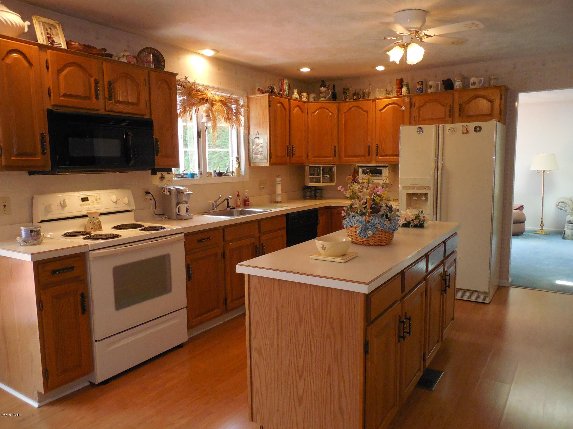 105 Lens Road Hawley, PA 18428 - Photo 4 of 30 Gallery Image 4