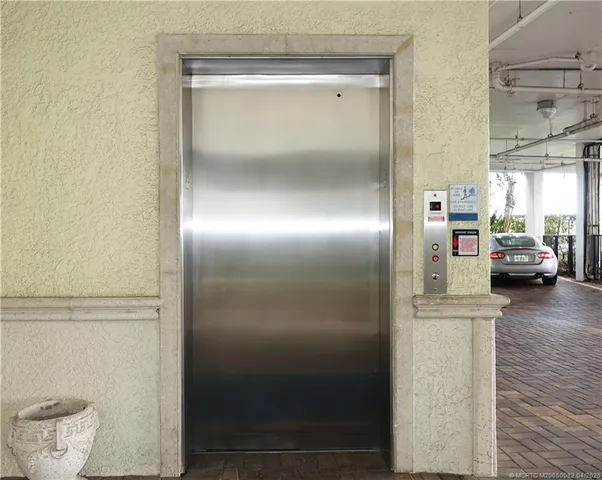 a en suite bathroom with a toilet