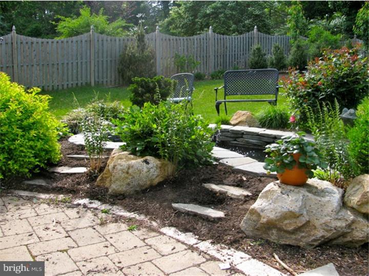 239 Upper Gulph Road Wayne, PA 19087 - Photo 19 of 25 Garden
