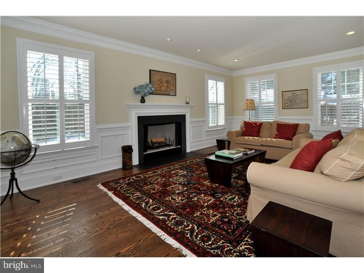 239 Upper Gulph Road Wayne, PA 19087 - Photo 5 of 25 Living Room