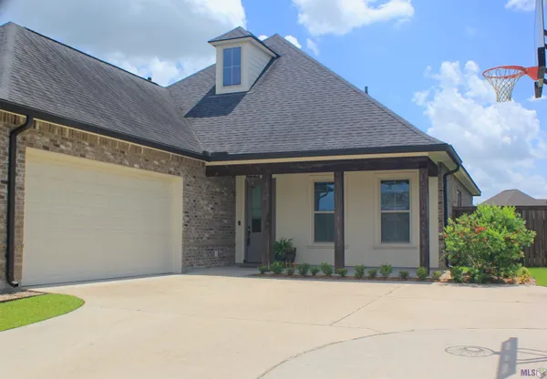 $379,900 | 36347 Belle Savanne Avenue, Geismar, LA 70734