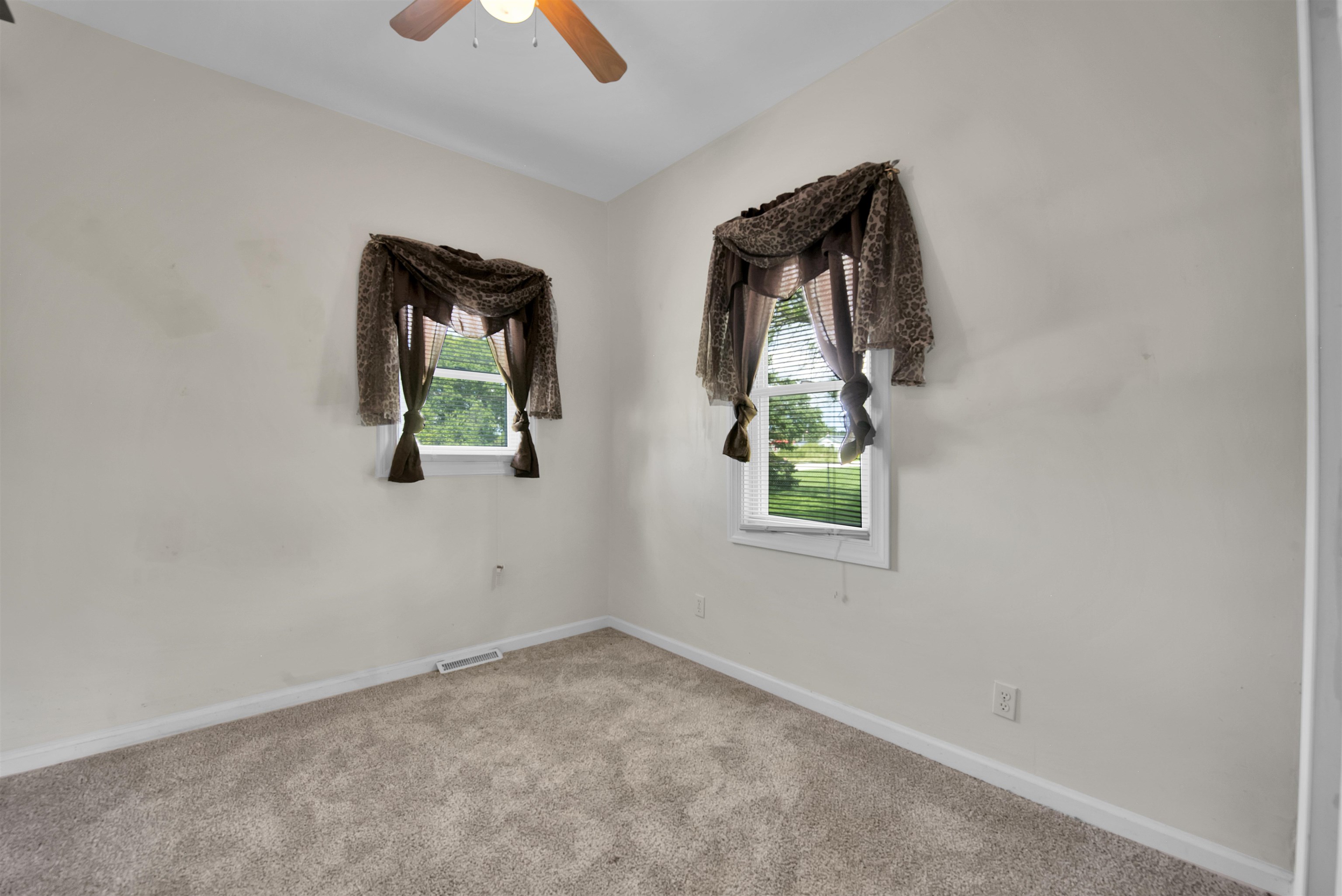 5561 Ravenswood Road Smiths Creek, MI 48074 - Photo 16 of 23 50151757-e994449e-13b0-440a-9227-f7ccd6663932.JPG
