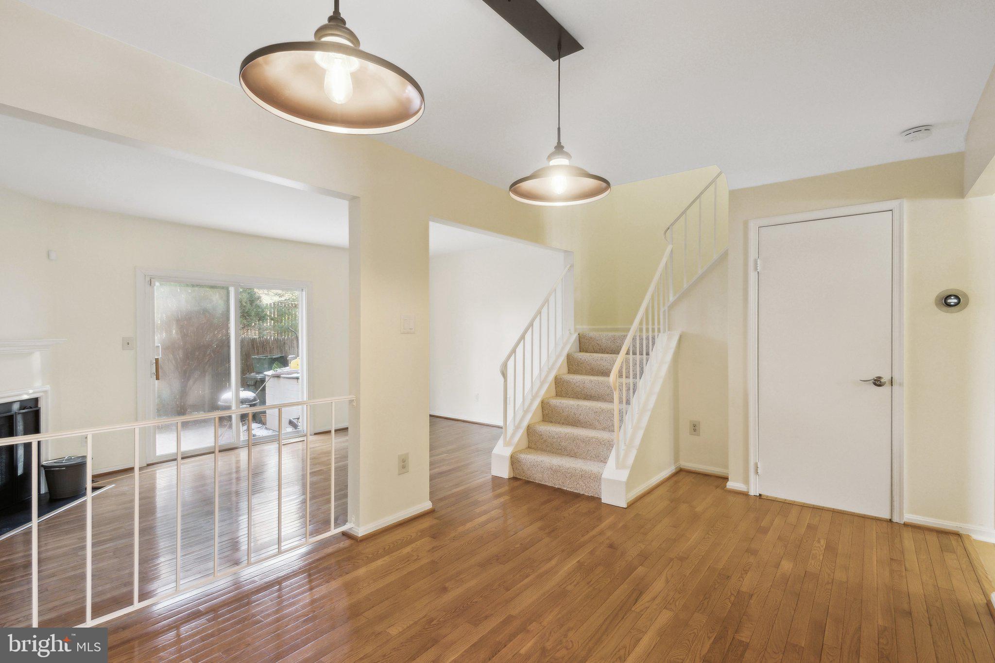 8567 Tyrolean Way Springfield, VA 22153 - Photo 2 of 23