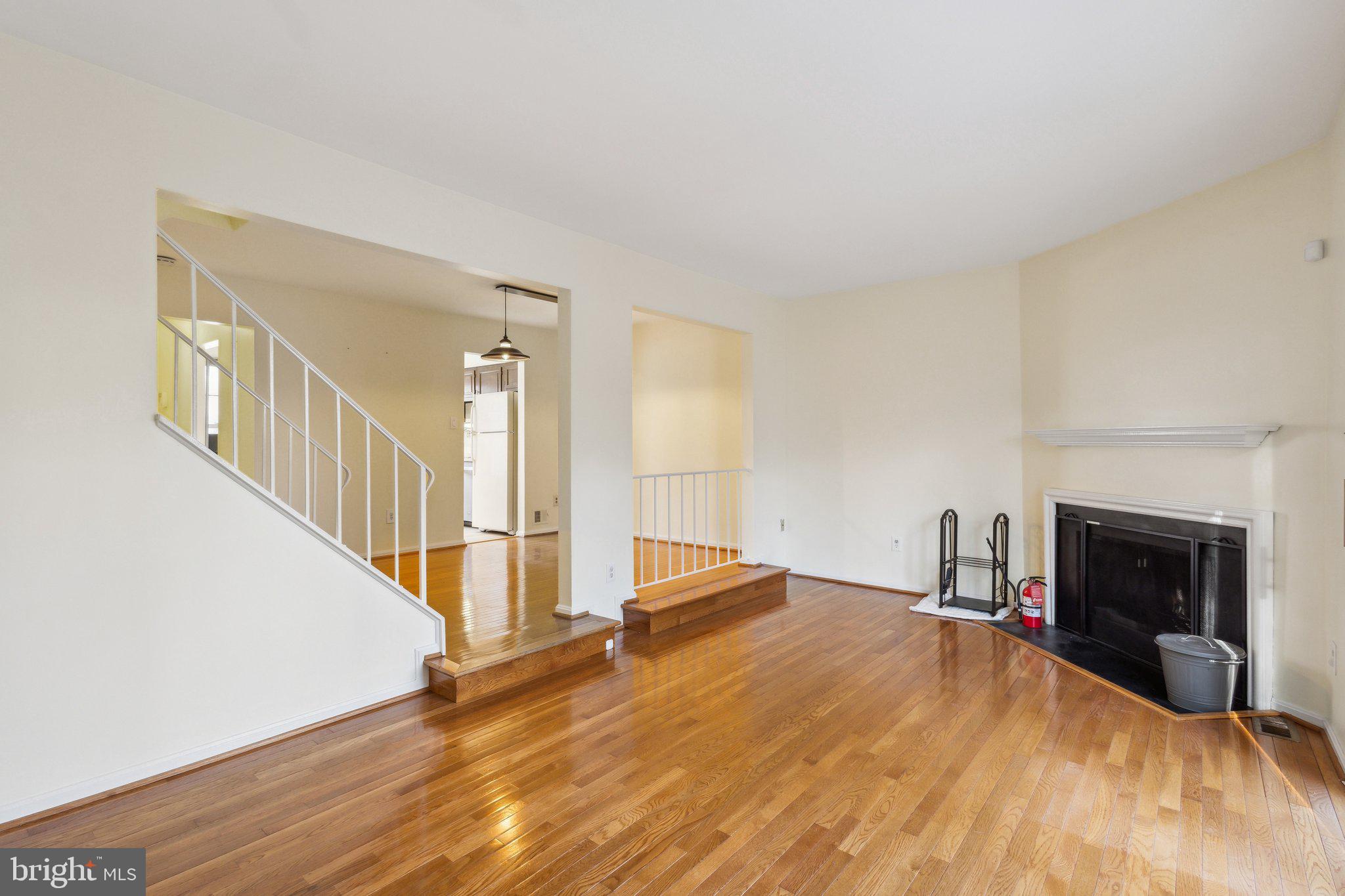 8567 Tyrolean Way Springfield, VA 22153 - Photo 4 of 23