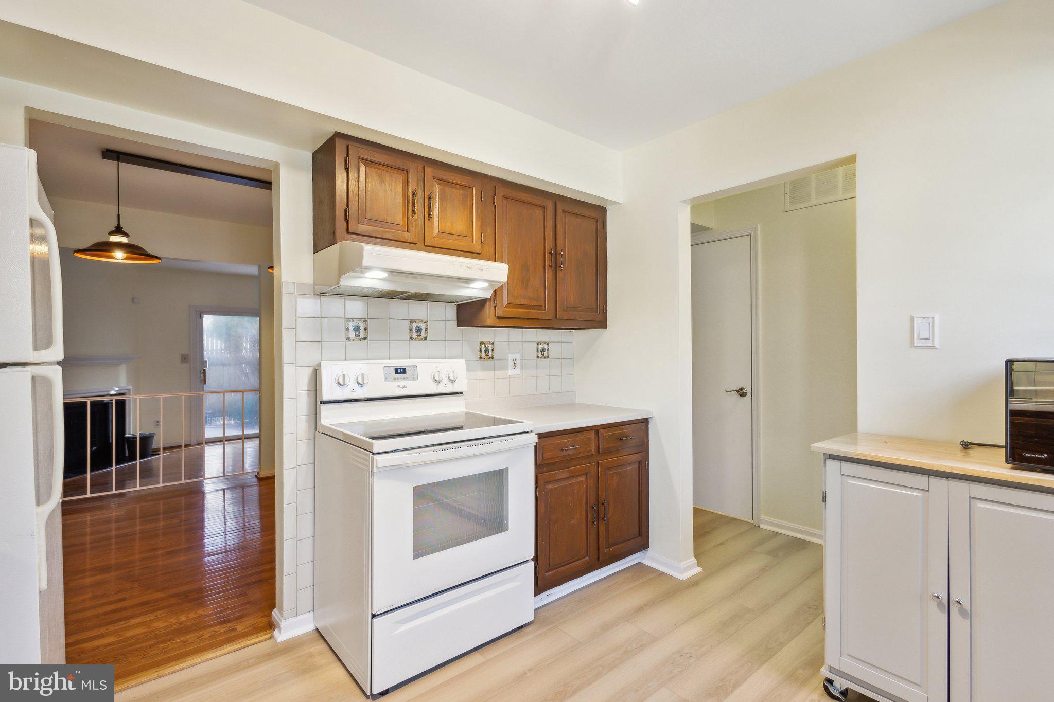 8567 Tyrolean Way Springfield, VA 22153 - Photo 7 of 23