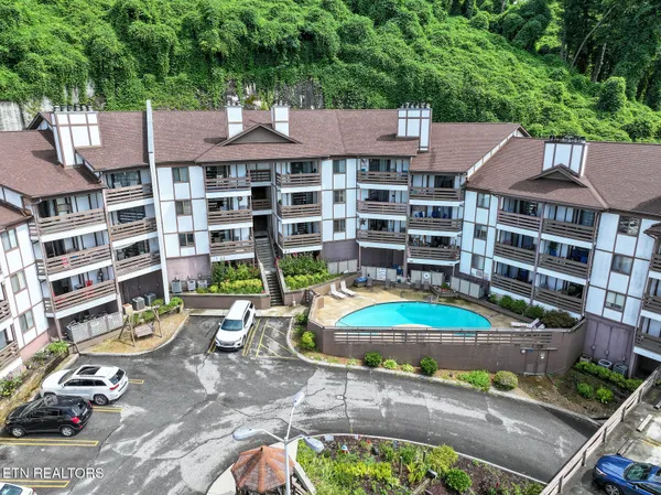 $388,800 | 616 Turkey Nest Road, Unit 108, Gatlinburg, TN 37738