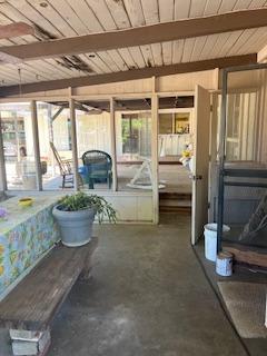 2060 Gettysburg Avenue Clovis, CA 93611 - Photo 23 of 40 a living room with patio furniture and a potted plant
