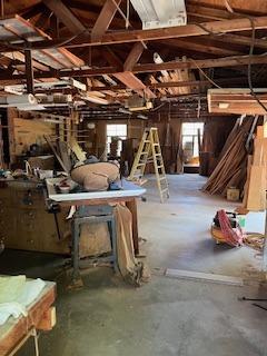 2060 Gettysburg Avenue Clovis, CA 93611 - Photo 25 of 40 a view of a room with gym equipment