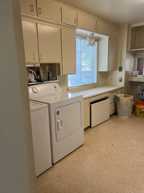 2060 Gettysburg Avenue Clovis, CA 93611 - Photo 36 of 40 a view of a kitchen with utility and utility