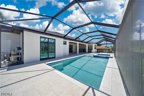 $669,000 | 3914 Southeast 20th Avenue, Cape Coral, FL 33904