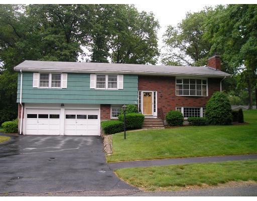 102 Albemarle Road Norwood, MA 02062 - Photo 1 of 8 Gallery Image 1