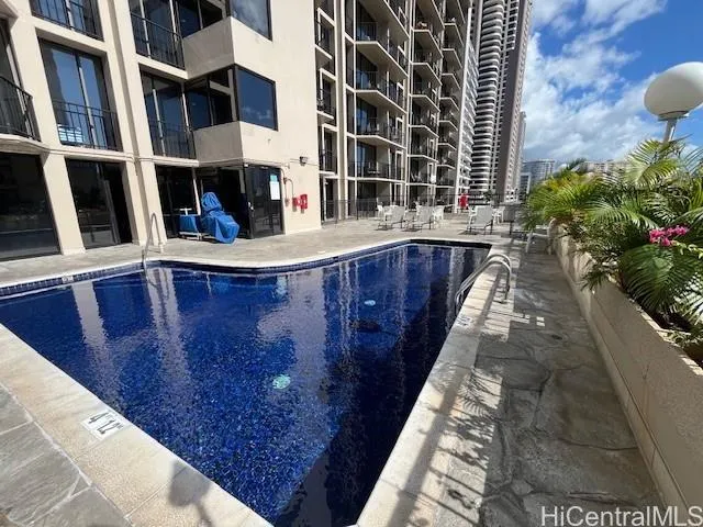 $299,000 | 1850 Ala Moana Boulevard, Unit 915, Honolulu, HI 96815