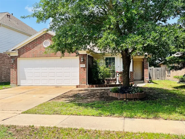 a front view of house with yard