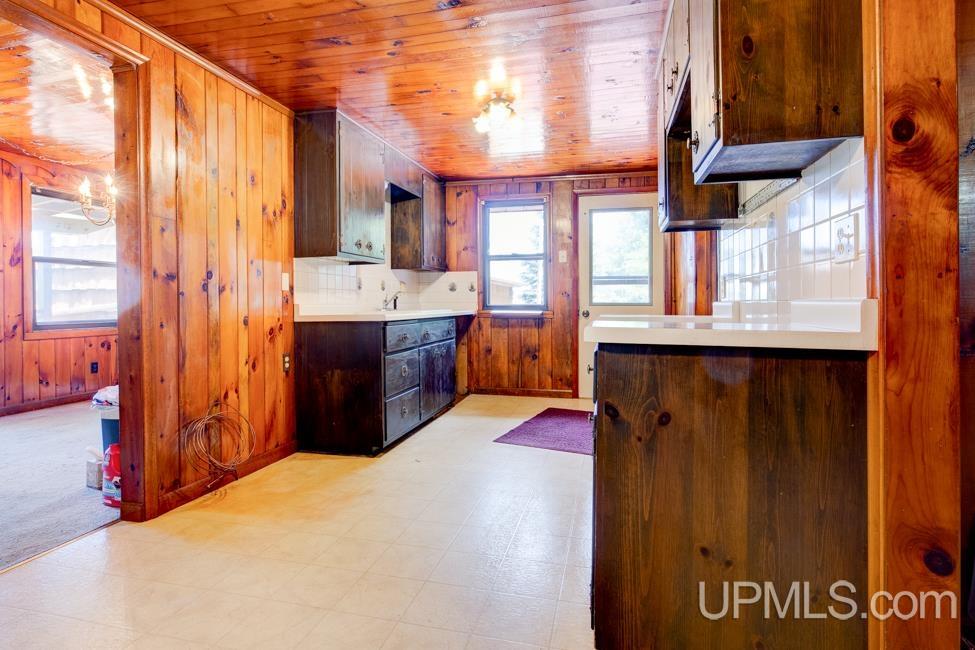 5369 Edgewater Beach Road Green Bay, WI 54311 - Photo 12 of 57 Gallery Image 12