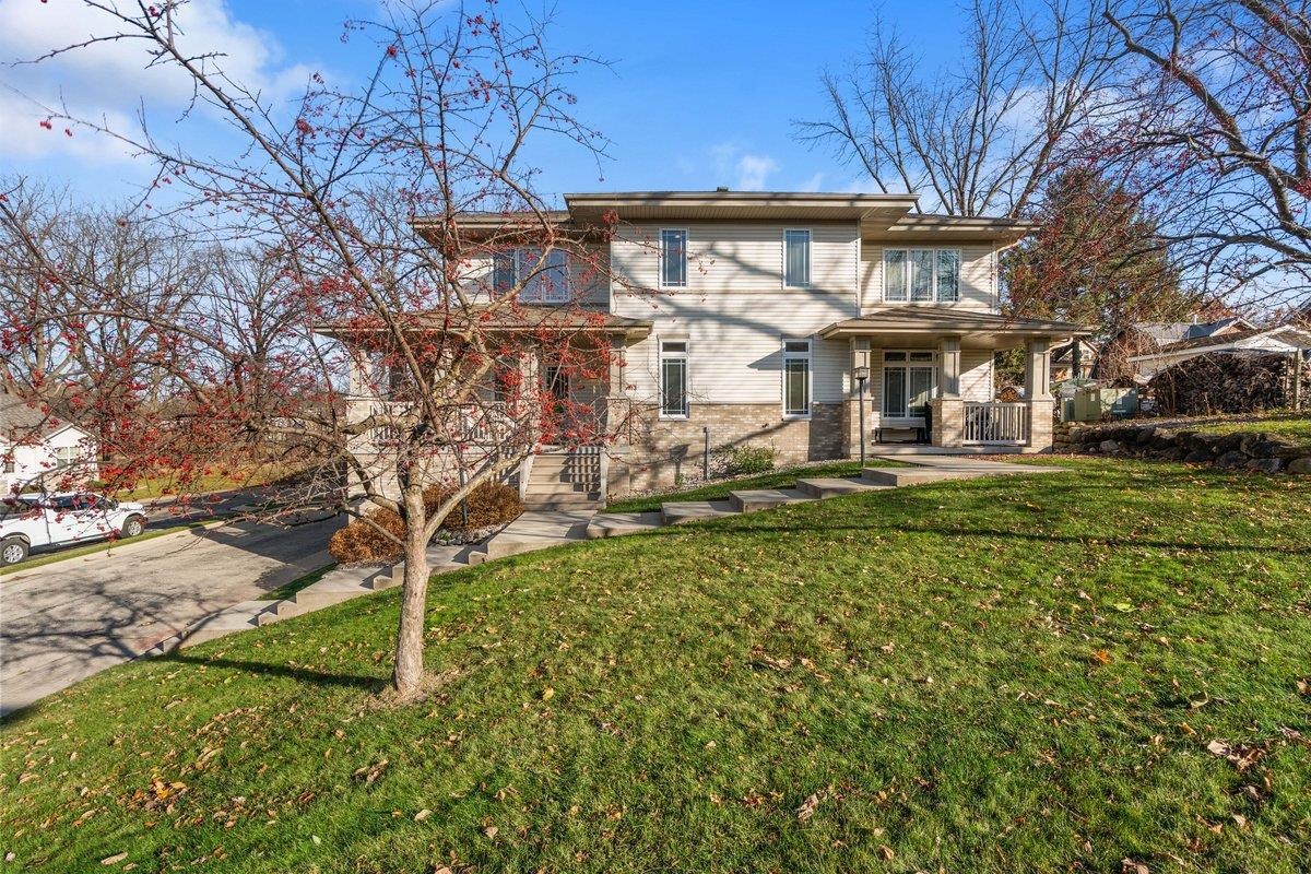 127 Carriage Way DeForest, WI 53532 - Photo 3 of 42