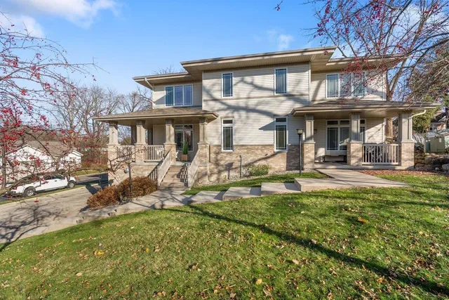 $325,000 | 127 Carriage Way, DeForest, WI 53532