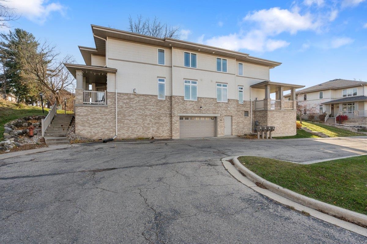 127 Carriage Way DeForest, WI 53532 - Photo 40 of 42