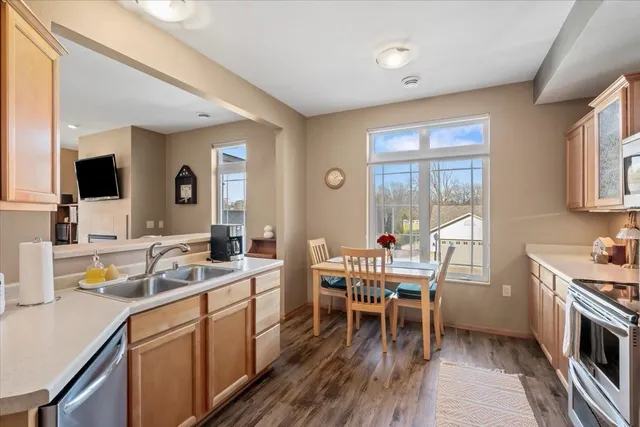 $325,000 | 127 Carriage Way, DeForest, WI 53532