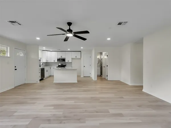 $199,999 | 215 Sparkling Water Drive, Huffman, TX 77336