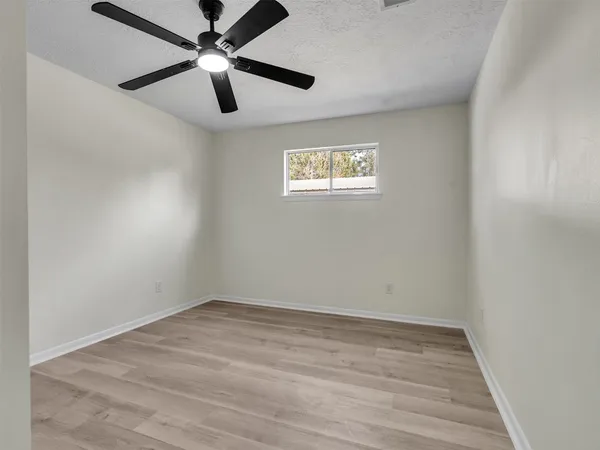 $199,999 | 215 Sparkling Water Drive, Huffman, TX 77336