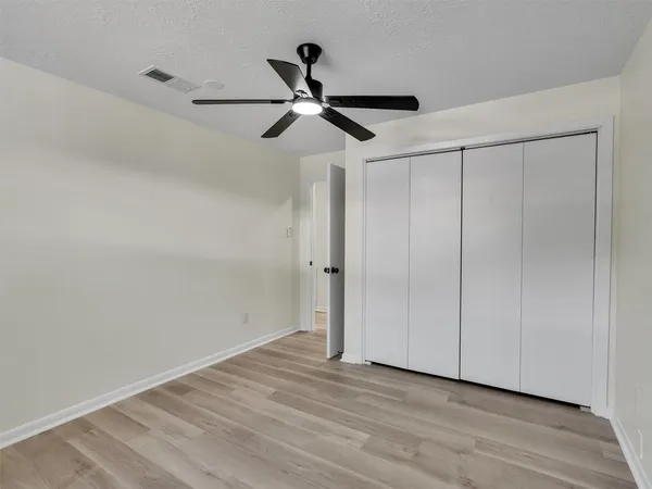 $199,999 | 215 Sparkling Water Drive, Huffman, TX 77336