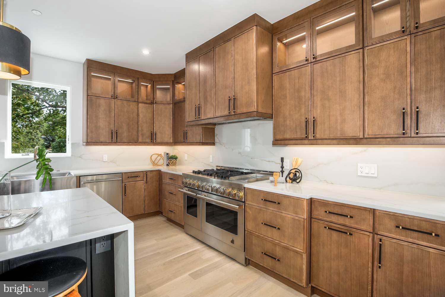 5205 Sangamore Road Bethesda, MD 20816 - Photo 10 of 72