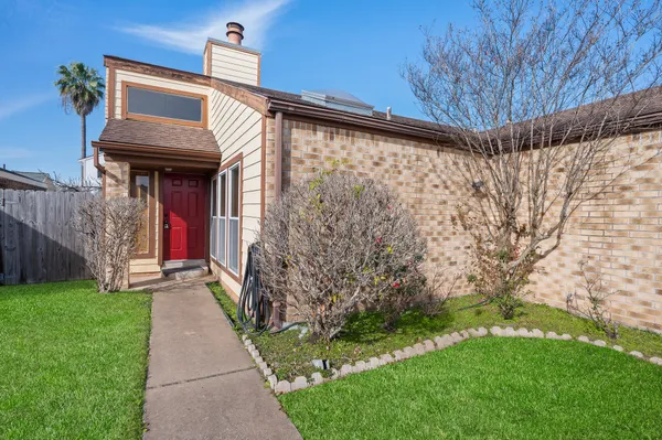 $1,900 | 4330 Willow Beach Drive, Houston, TX 77072