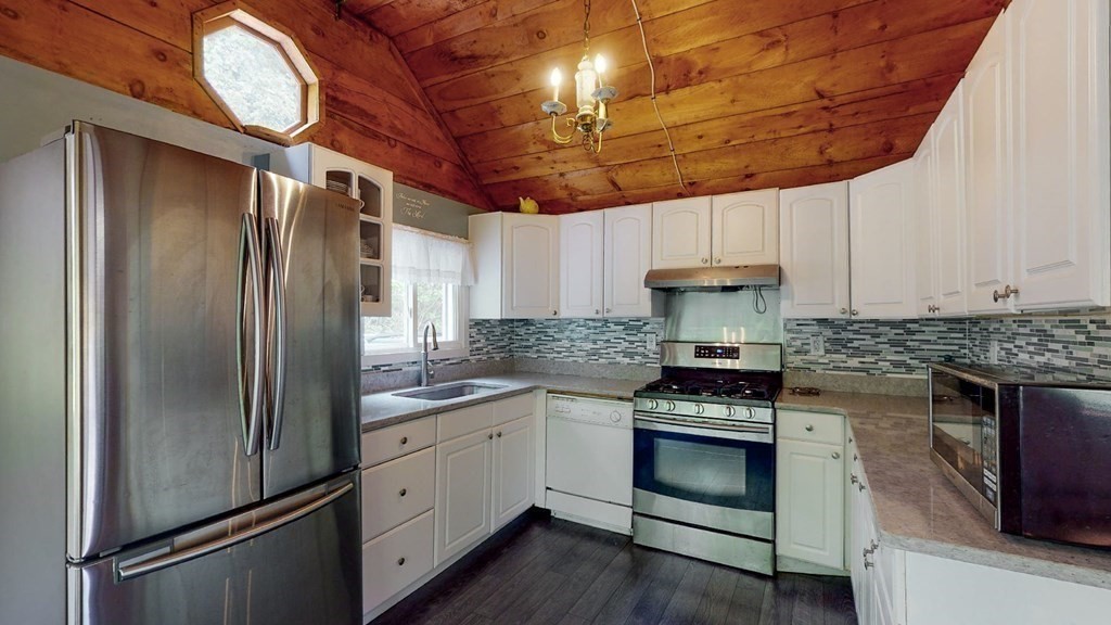 131 Ellis Road Westminster, MA 01473 - Photo 9 of 42 Gallery Image 9