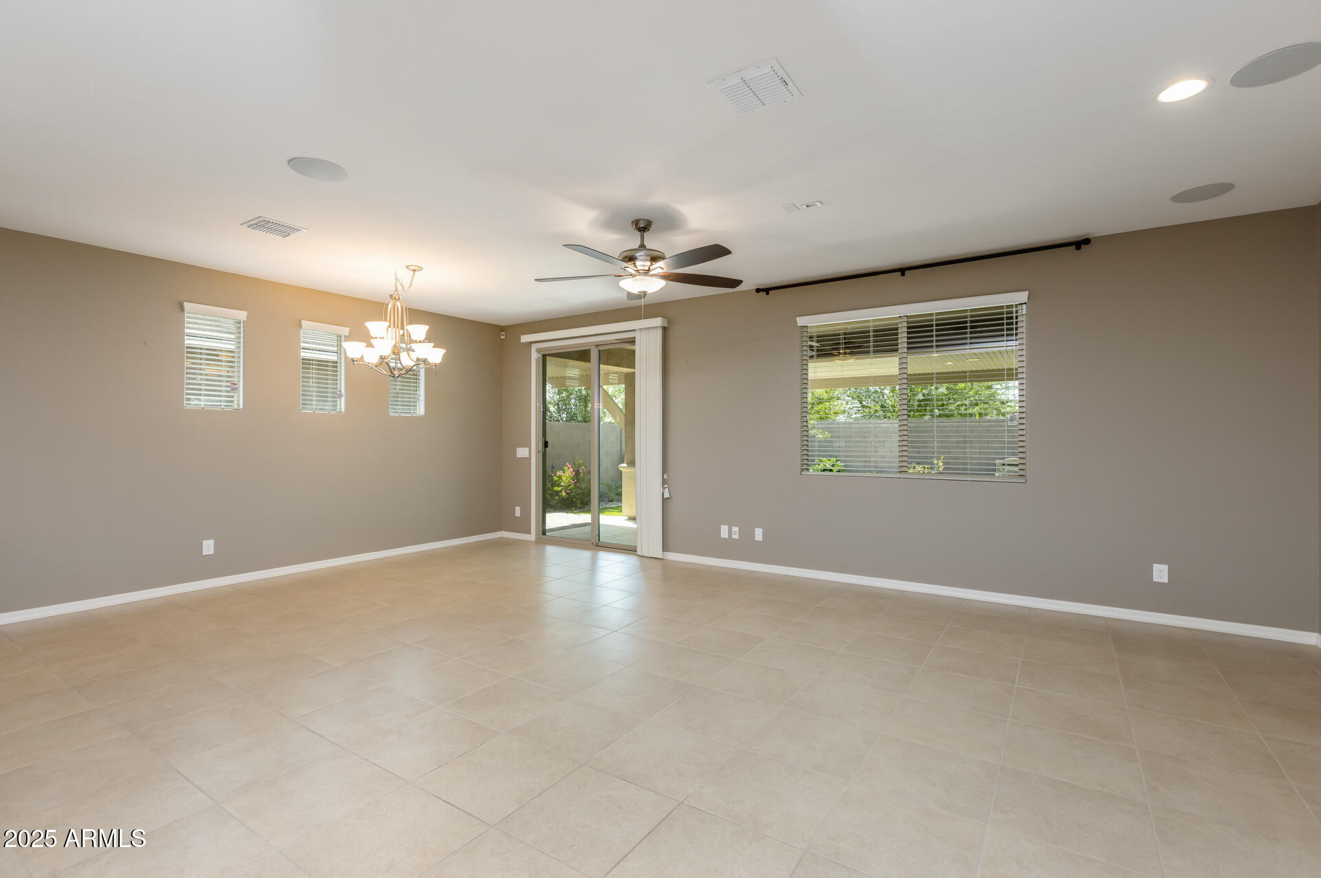 20673 East Canary Way Queen Creek, AZ 85142 - Photo 4 of 36 4) GREAT ROOM