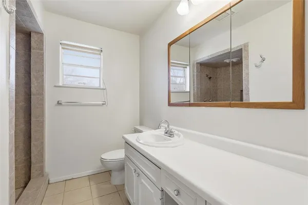 $2,075 | 125 North Jessup Street, Alvarado, TX 76009